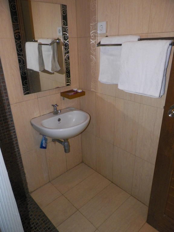 Ariandri Boutique Guesthouse Bandung Bilik gambar