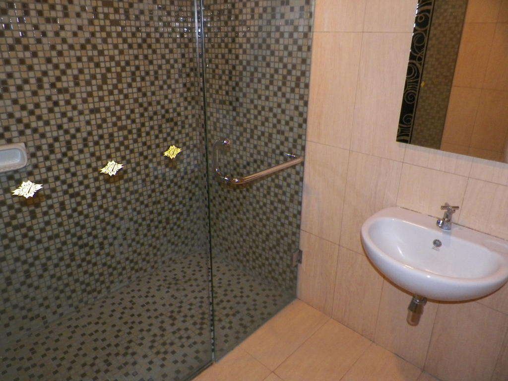 Ariandri Boutique Guesthouse Bandung Bilik gambar